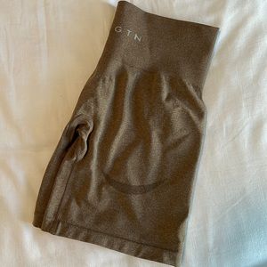 NVGTN mocha contour shorts